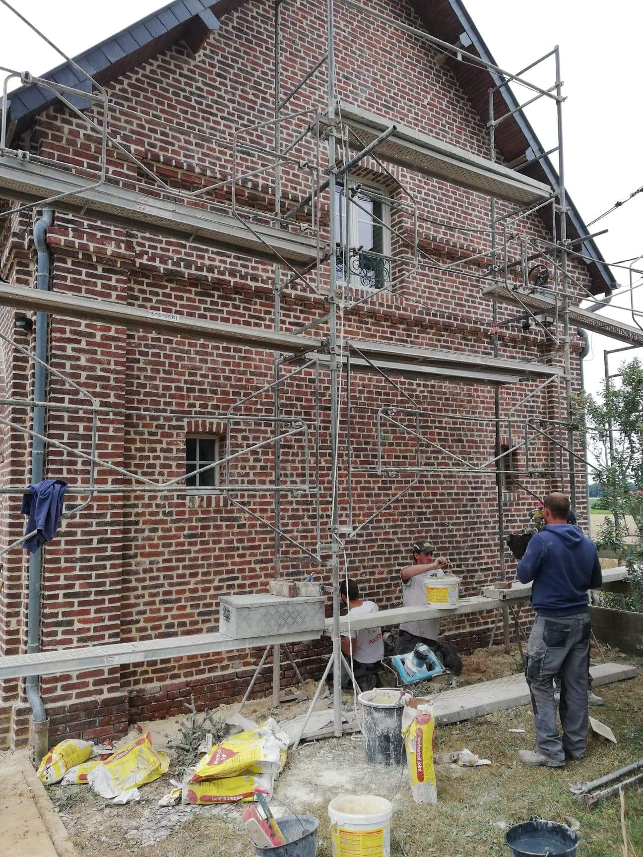 facade-joint-brique-renovation-jointement