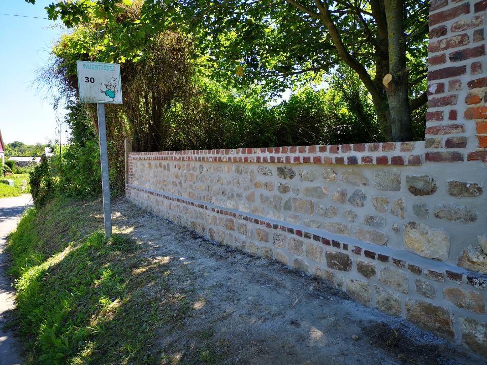 mur-brique-silex-grès-saint-valéry-en-caux